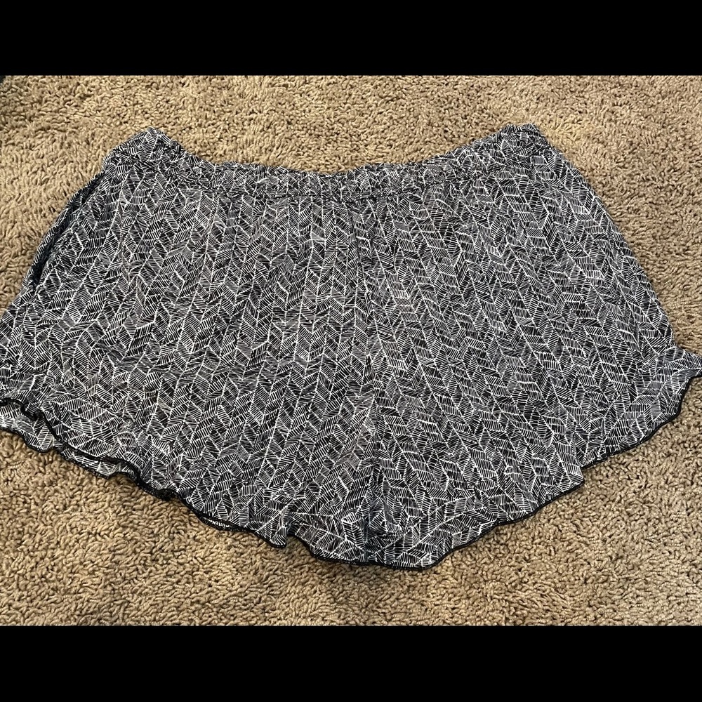 Melrose and Market Black and White Shorts